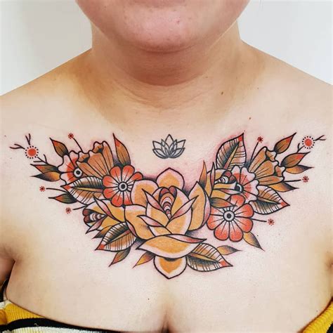 tattoo sexy|Tatouage sous la poitrine : 5 façons de porter ce tattoo